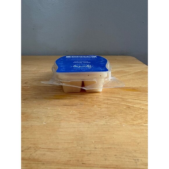 Scentsy Authentic Clean Breeze Scented Wax Bar 8 Cubes Made In USA - Picture 3 of 3